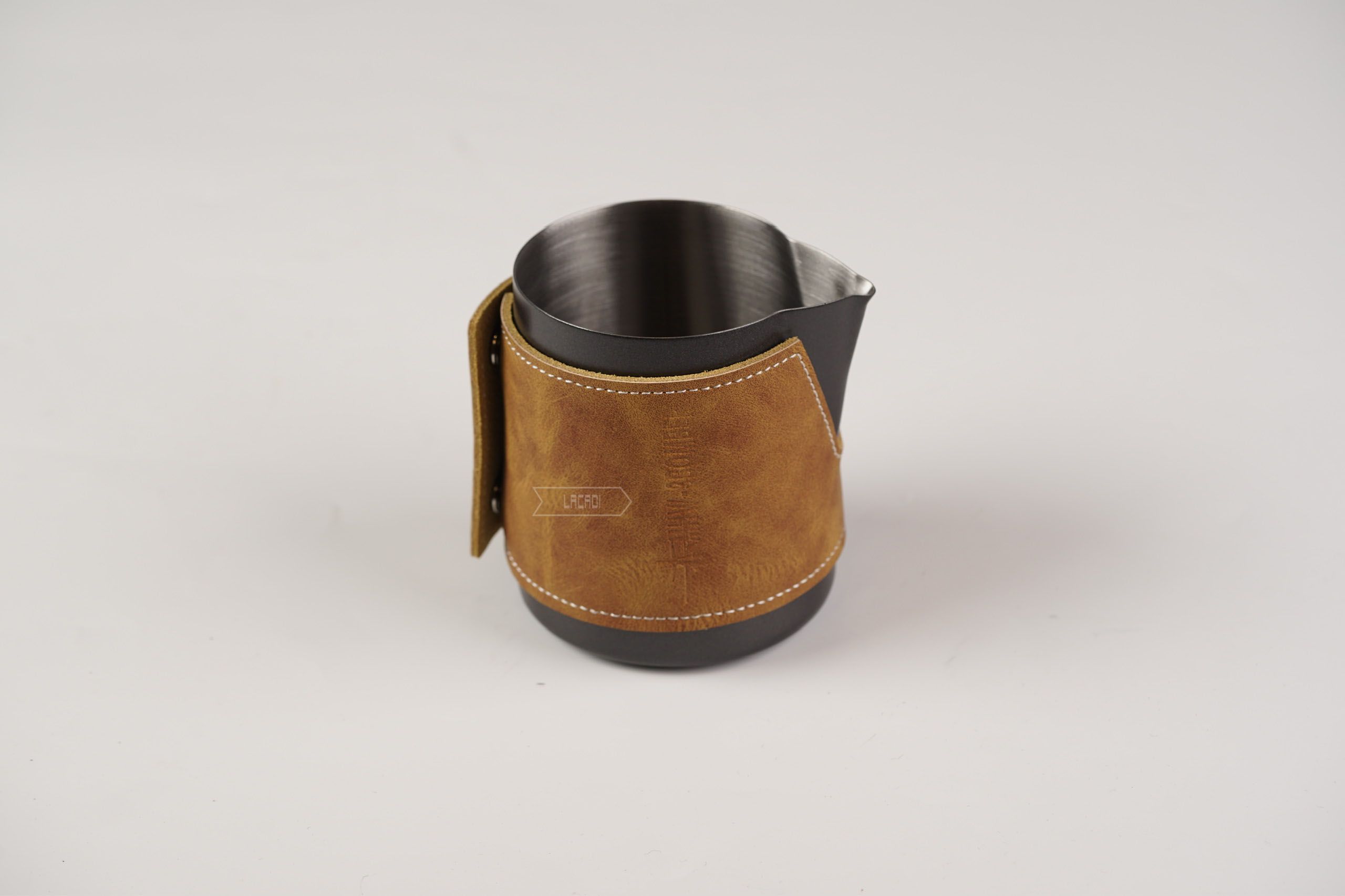 Milk pitcher with leather sheath P5005