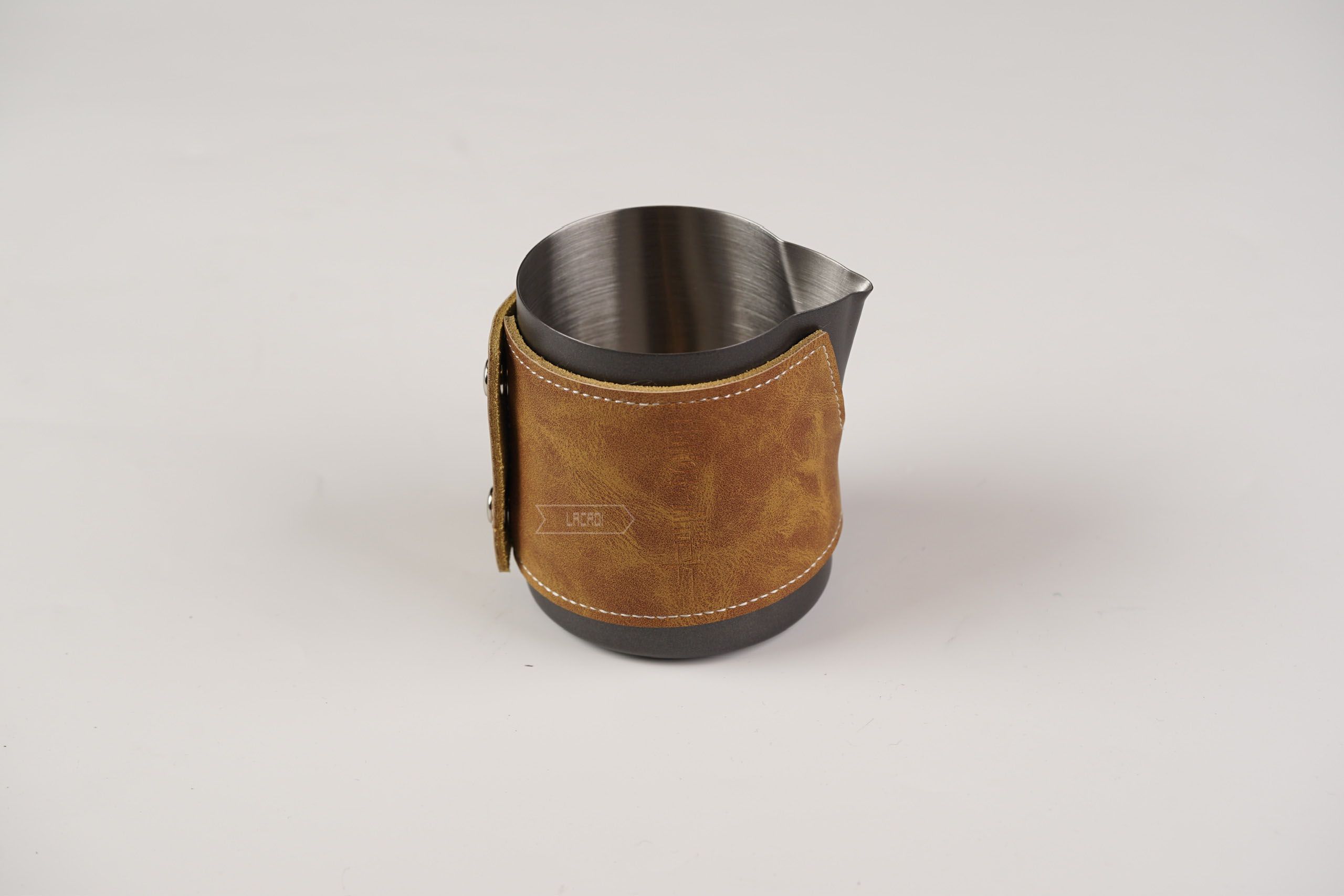 Milk pitcher with leather sheath P5006